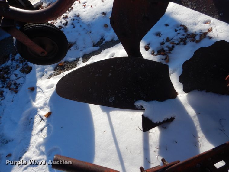 image for item HS9404 (2) pieces of ag equipment