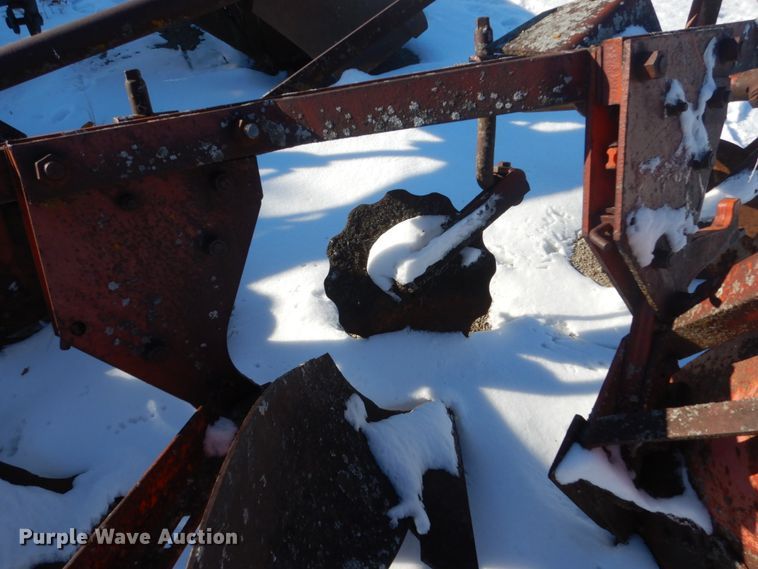 image for item HS9404 (2) pieces of ag equipment