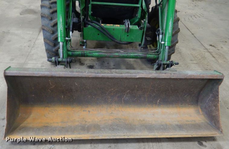 image for item HS9432 1999 John Deere 4600  tractor