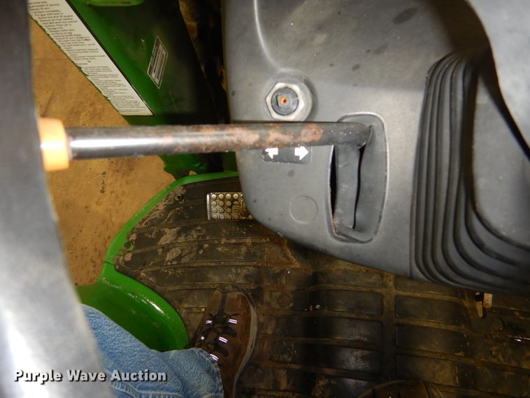 image for item HS9432 1999 John Deere 4600  tractor