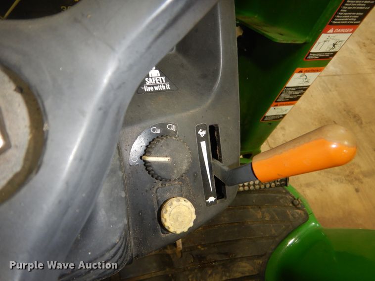 image for item HS9432 1999 John Deere 4600  tractor