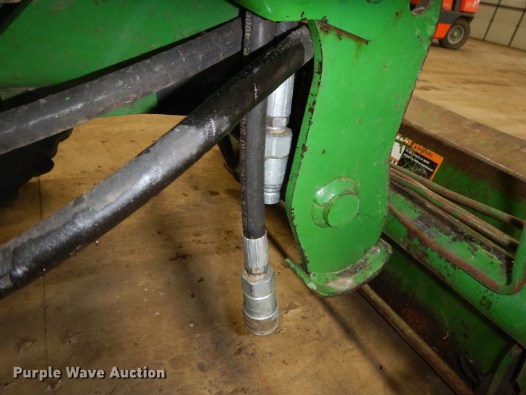 image for item HS9432 1999 John Deere 4600  tractor