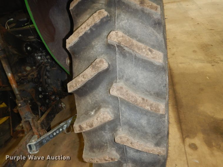 image for item HS9432 1999 John Deere 4600  tractor