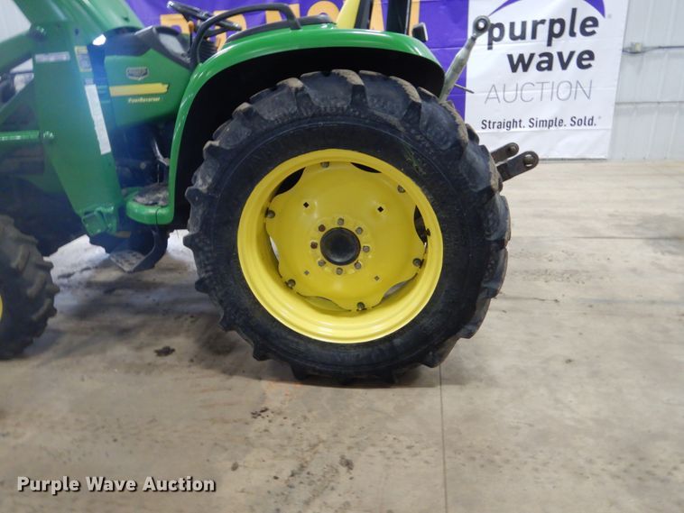 image for item HS9432 1999 John Deere 4600  tractor