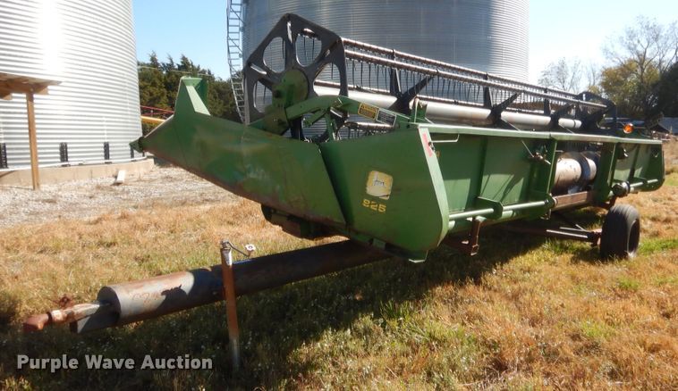 image for item HW9125 1993 John Deere 925 rigid head