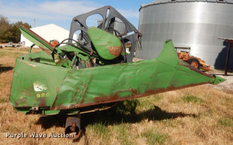image for item HW9125 1993 John Deere 925 rigid head