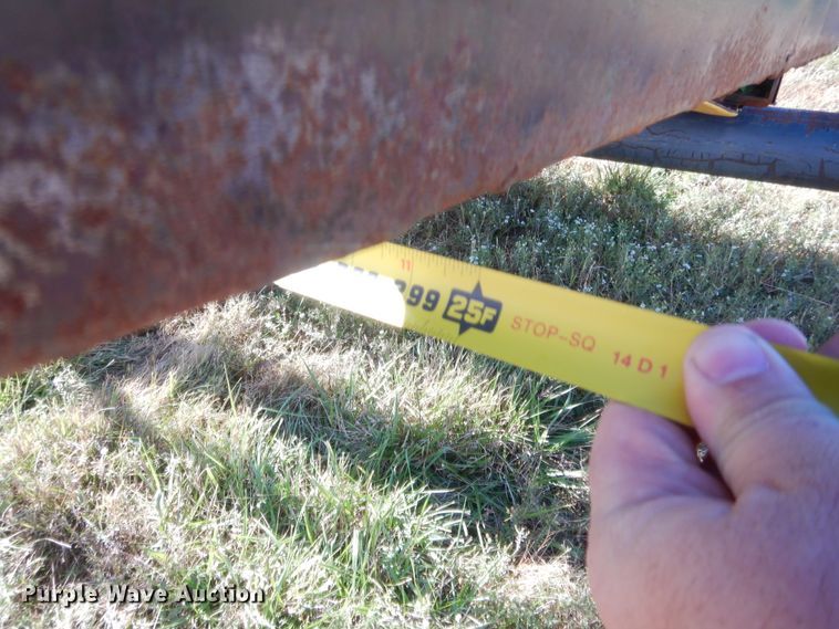 image for item HW9125 1993 John Deere 925 rigid head