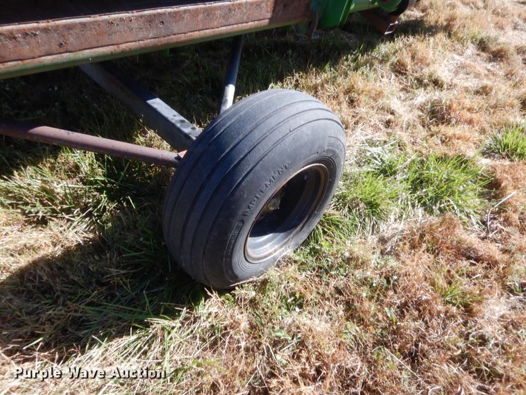 image for item HW9125 1993 John Deere 925 rigid head