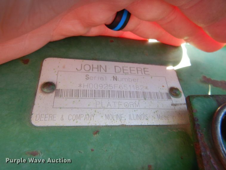 image for item HW9125 1993 John Deere 925 rigid head