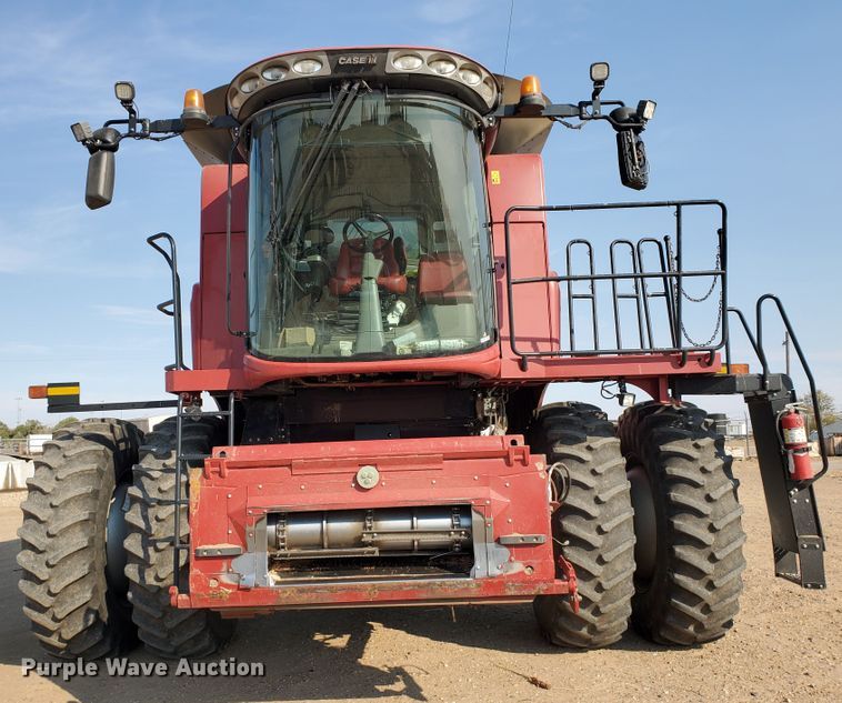 image for item DG8361 2015 Case IH 6140  combine