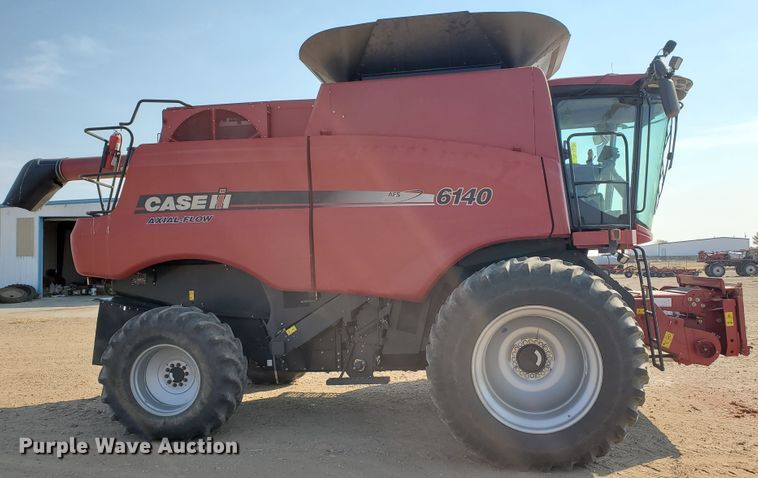 image for item DG8361 2015 Case IH 6140  combine