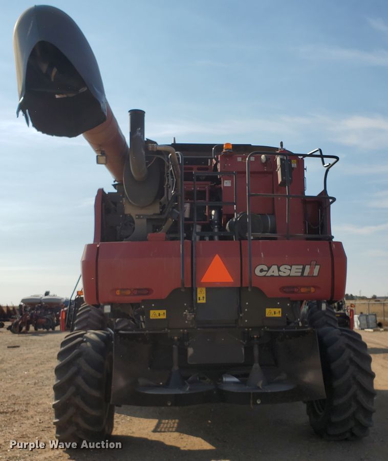 image for item DG8361 2015 Case IH 6140  combine