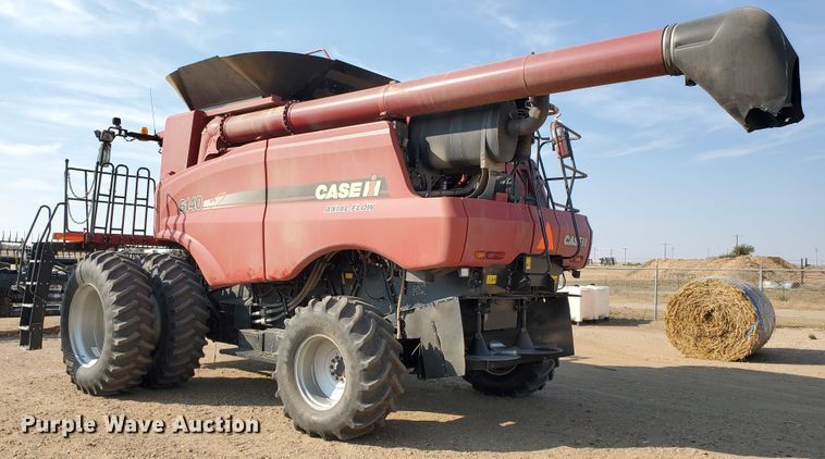 image for item DG8361 2015 Case IH 6140  combine