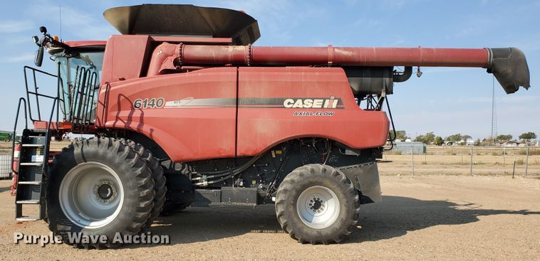 image for item DG8361 2015 Case IH 6140  combine