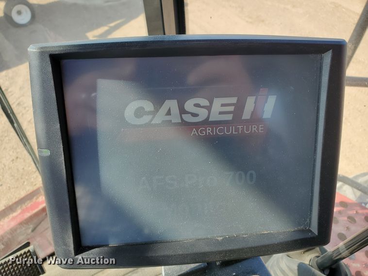 image for item DG8361 2015 Case IH 6140  combine
