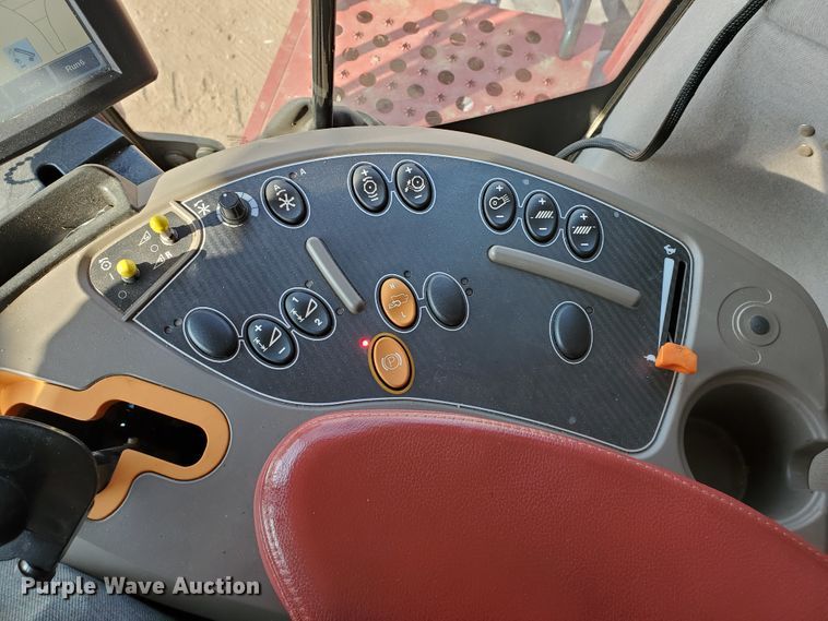 image for item DG8361 2015 Case IH 6140  combine