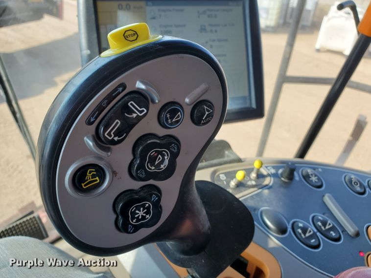 image for item DG8361 2015 Case IH 6140  combine