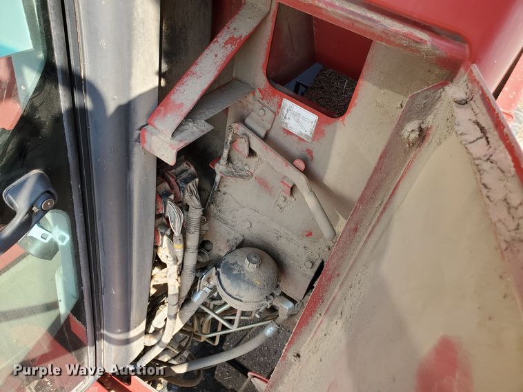 image for item DG8361 2015 Case IH 6140  combine