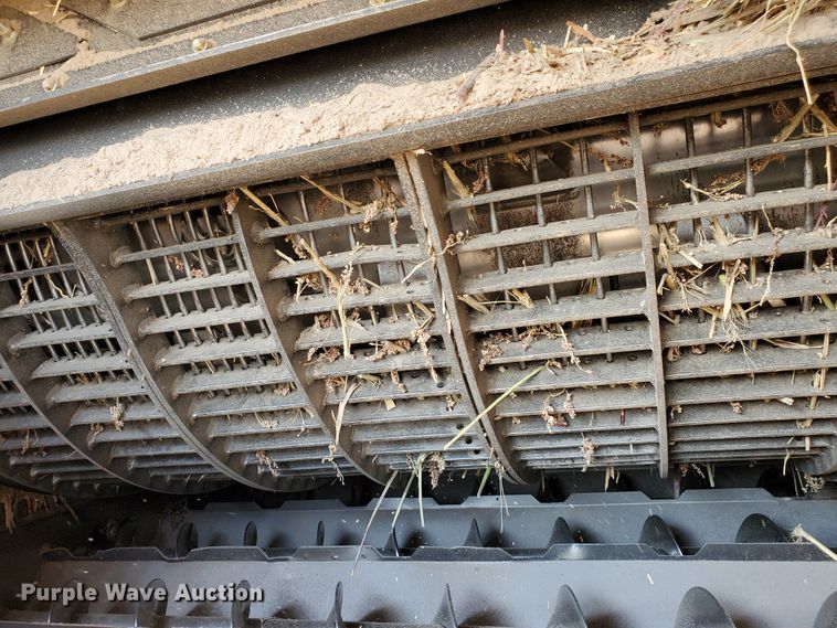 image for item DG8361 2015 Case IH 6140  combine