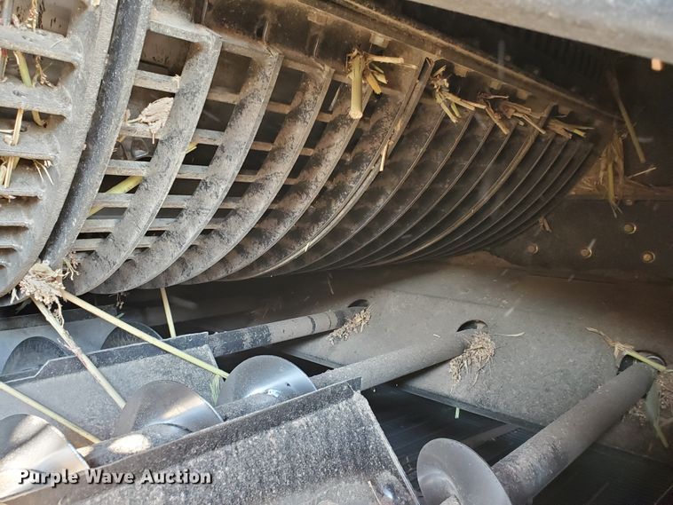 image for item DG8361 2015 Case IH 6140  combine