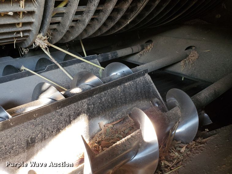 image for item DG8361 2015 Case IH 6140  combine