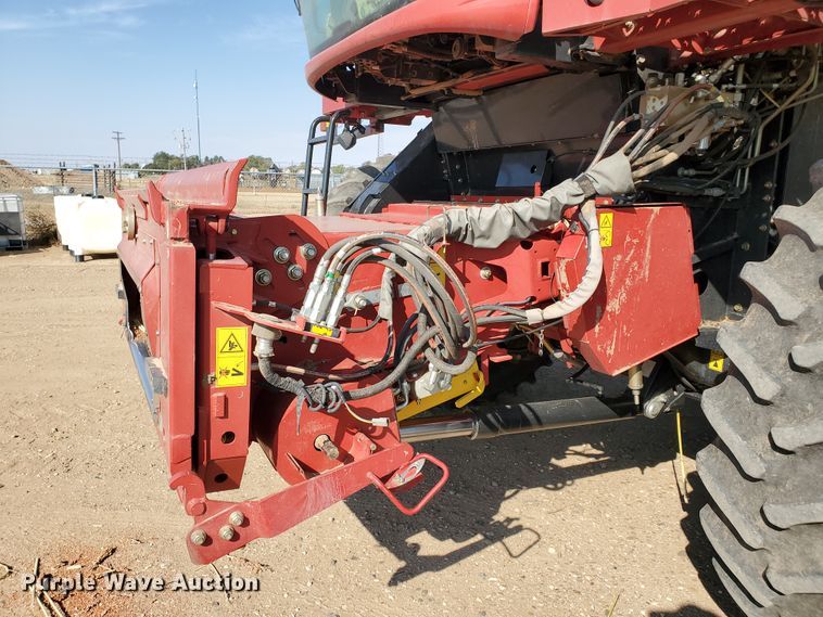 image for item DG8361 2015 Case IH 6140  combine