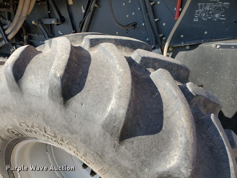 image for item DG8361 2015 Case IH 6140  combine