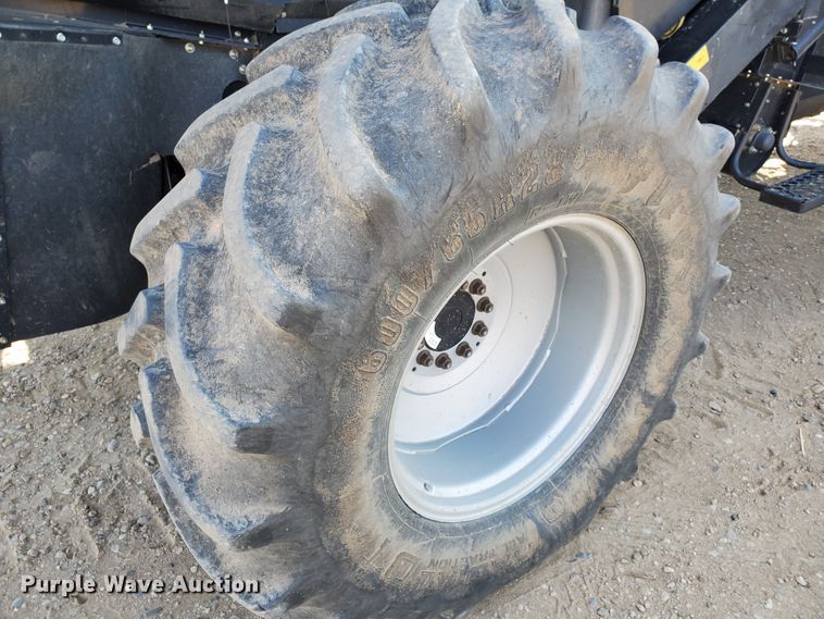 image for item DG8361 2015 Case IH 6140  combine