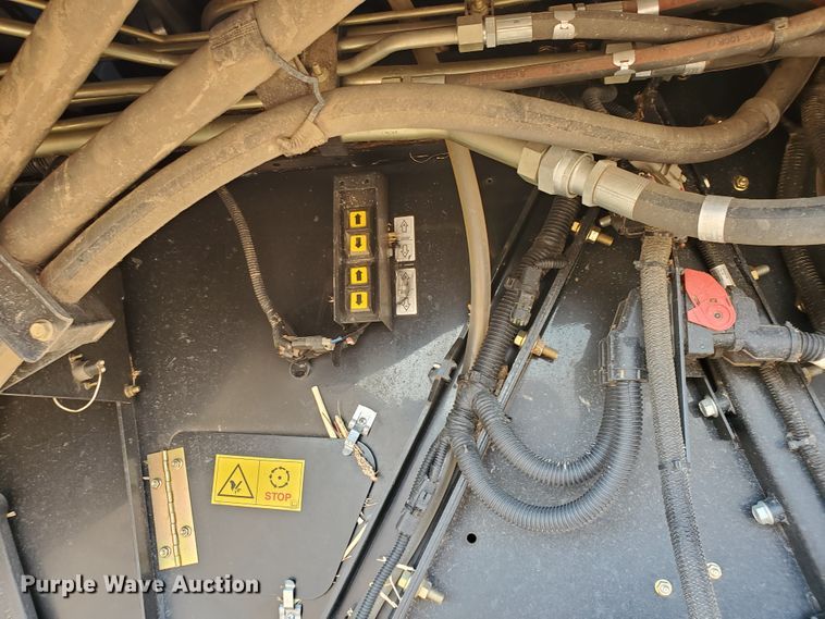 image for item DG8361 2015 Case IH 6140  combine