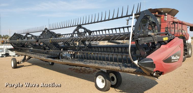 image for item DG8362 2015 MacDon FD75-S flex draper head