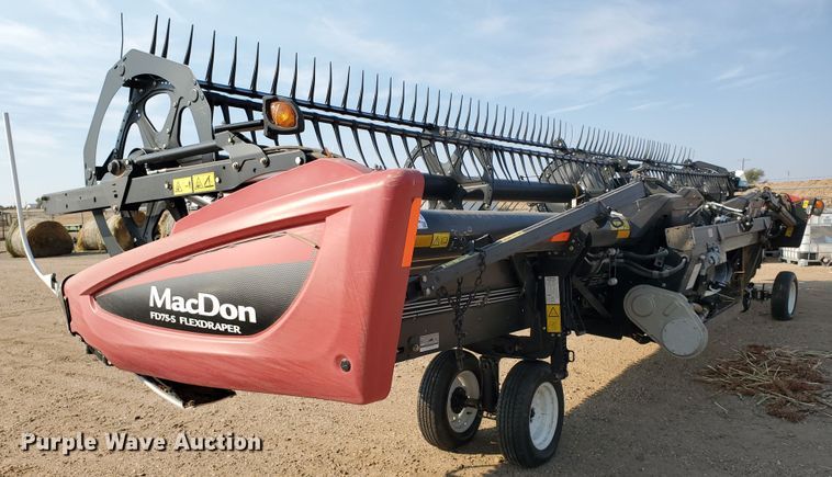 image for item DG8362 2015 MacDon FD75-S flex draper head