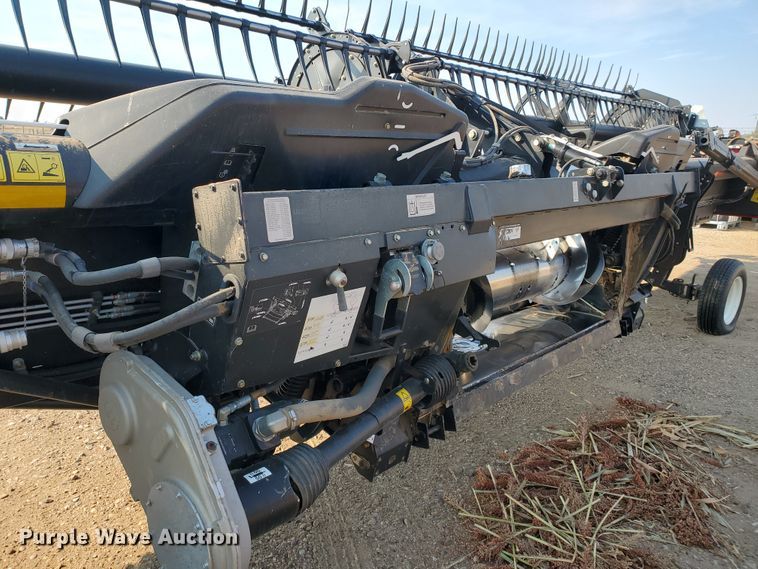 image for item DG8362 2015 MacDon FD75-S flex draper head