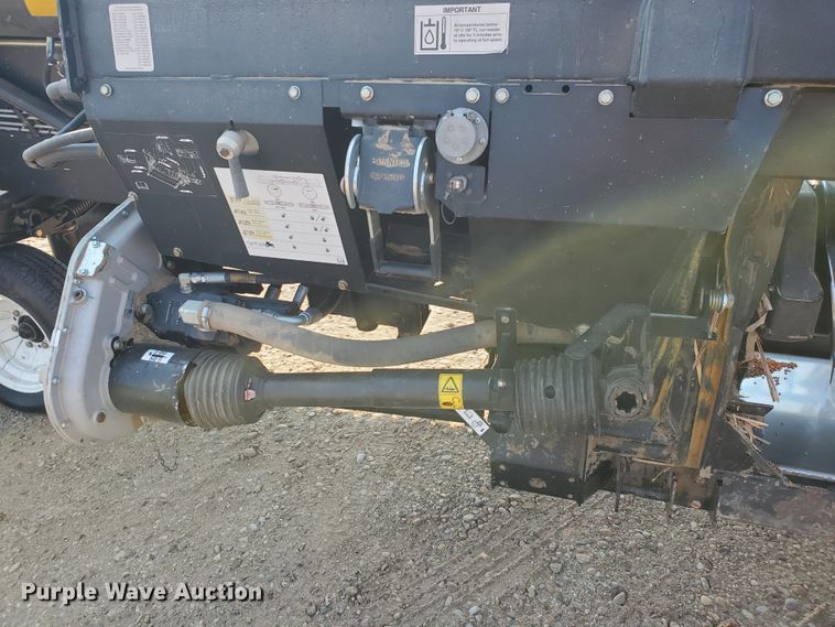 image for item DG8362 2015 MacDon FD75-S flex draper head