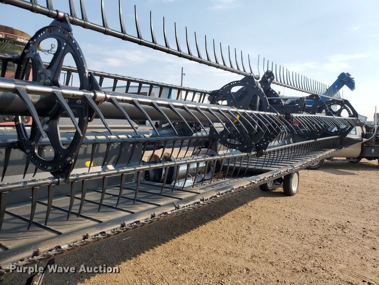 image for item DG8362 2015 MacDon FD75-S flex draper head