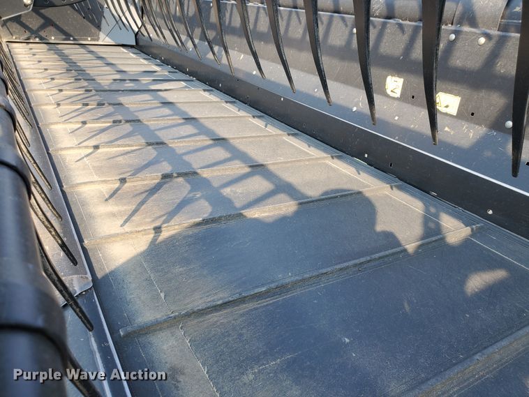 image for item DG8362 2015 MacDon FD75-S flex draper head