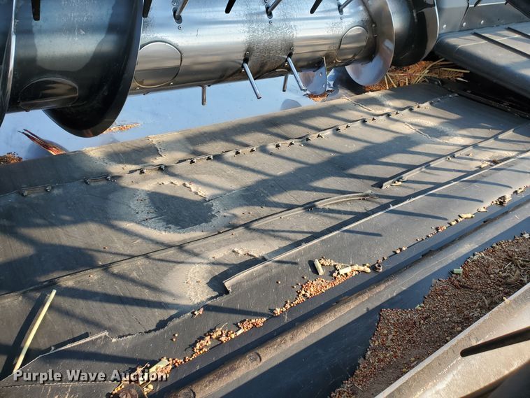 image for item DG8362 2015 MacDon FD75-S flex draper head