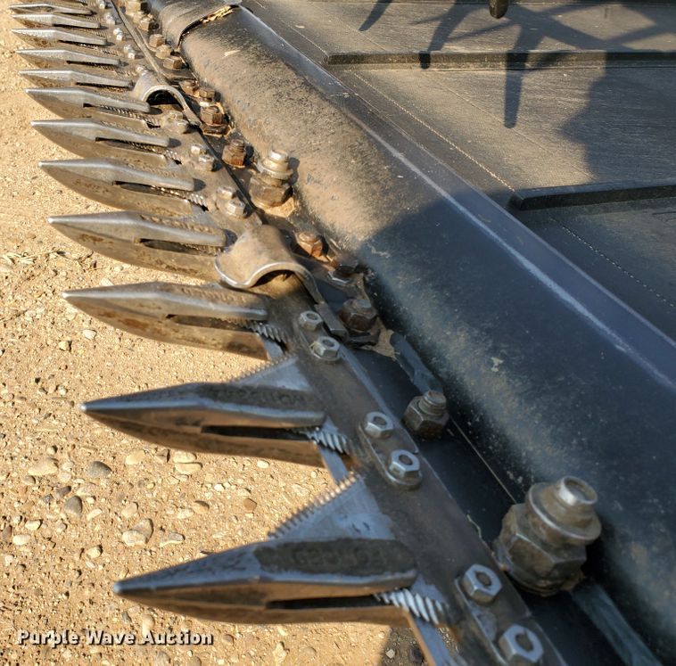 image for item DG8362 2015 MacDon FD75-S flex draper head