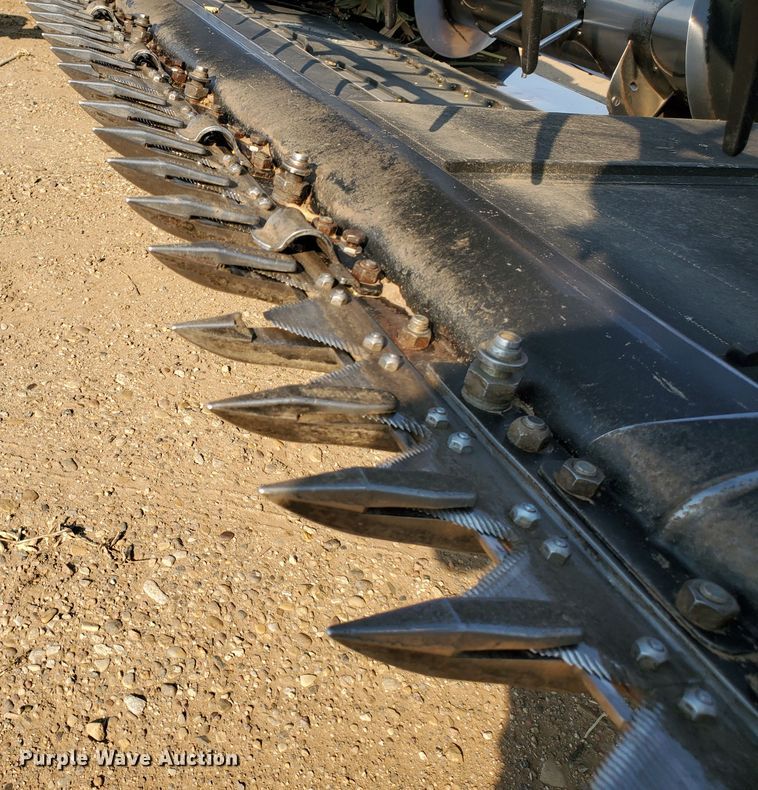 image for item DG8362 2015 MacDon FD75-S flex draper head