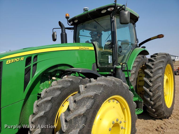 image for item DI5030 2015 John Deere 8370R  MFWD tractor
