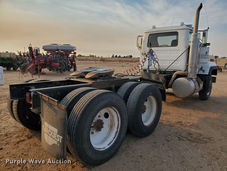 image for item DJ4750 1997 Mack RD688S  semi truck