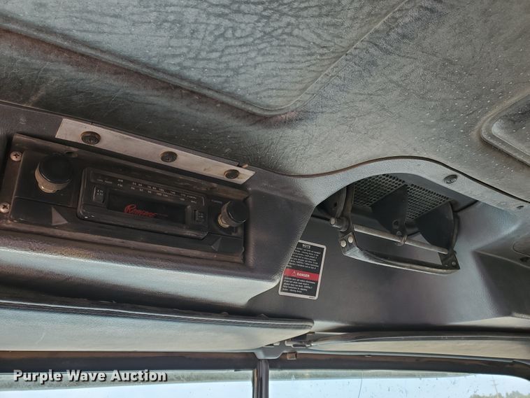 image for item DJ4750 1997 Mack RD688S  semi truck