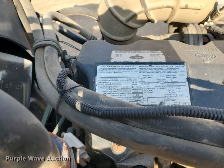 image for item DJ4750 1997 Mack RD688S  semi truck