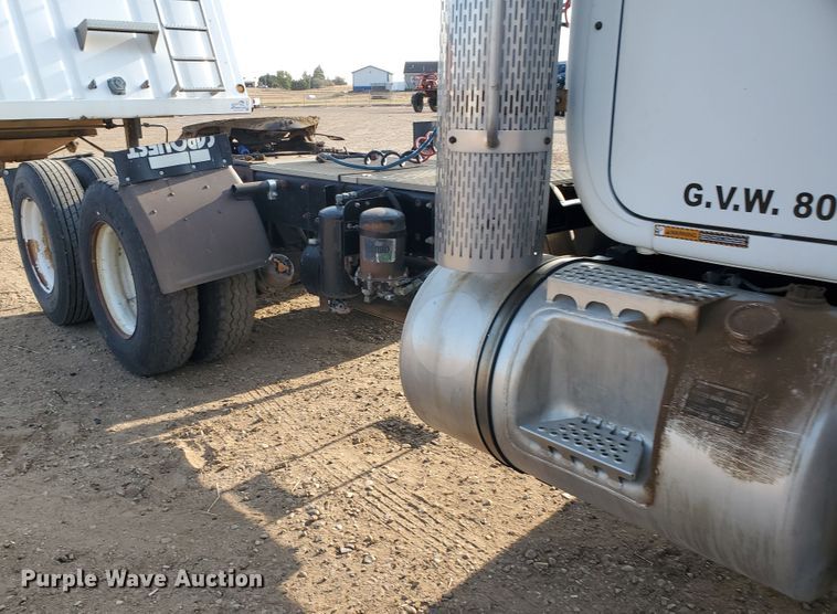 image for item DJ4750 1997 Mack RD688S  semi truck