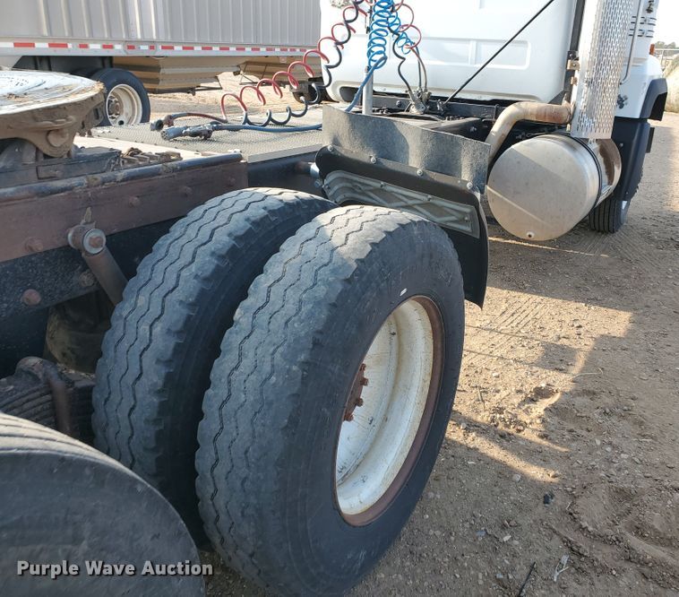 image for item DJ4750 1997 Mack RD688S  semi truck