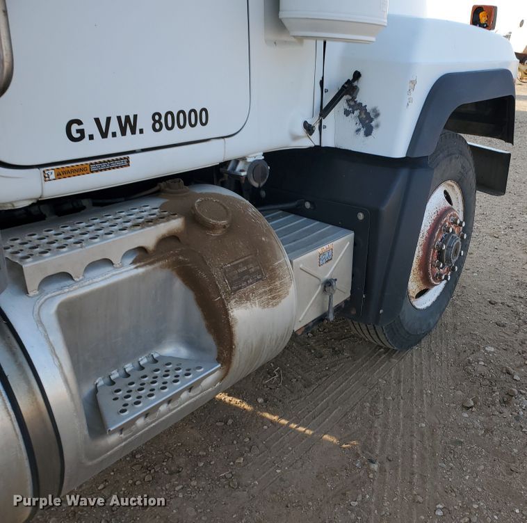 image for item DJ4750 1997 Mack RD688S  semi truck