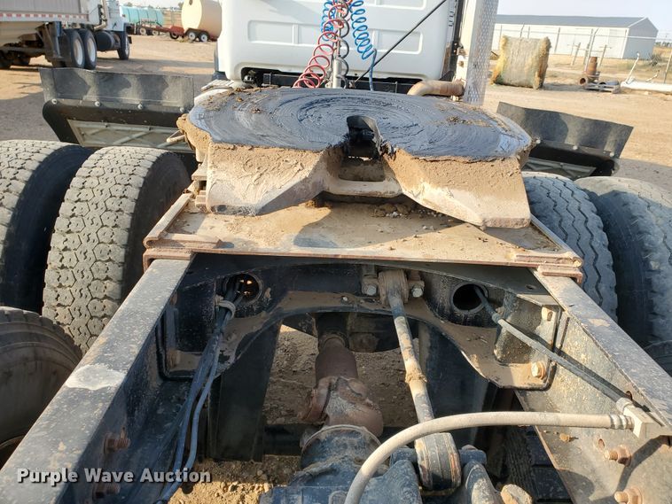 image for item DJ4750 1997 Mack RD688S  semi truck