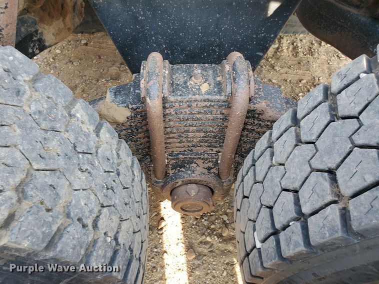 image for item DJ4750 1997 Mack RD688S  semi truck