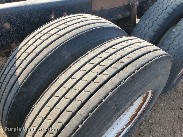 image for item DJ4750 1997 Mack RD688S  semi truck