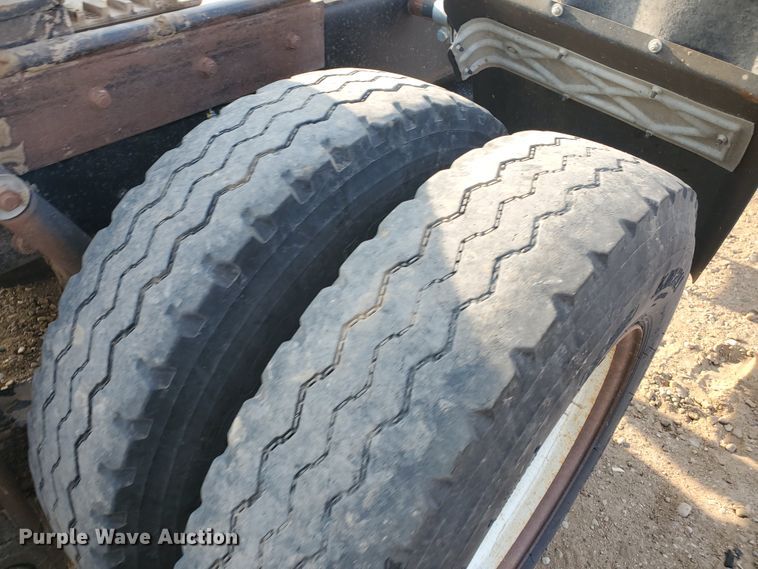 image for item DJ4750 1997 Mack RD688S  semi truck