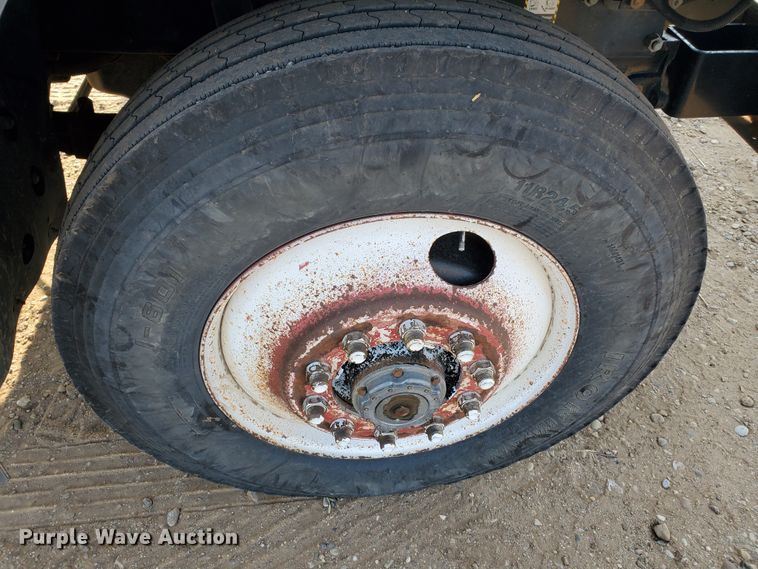 image for item DJ4750 1997 Mack RD688S  semi truck